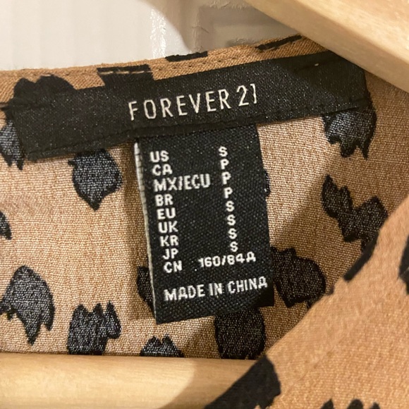 XXI Forever 21 Cheetah Flutter SleeveTop Blouse S - Picture 4 of 5